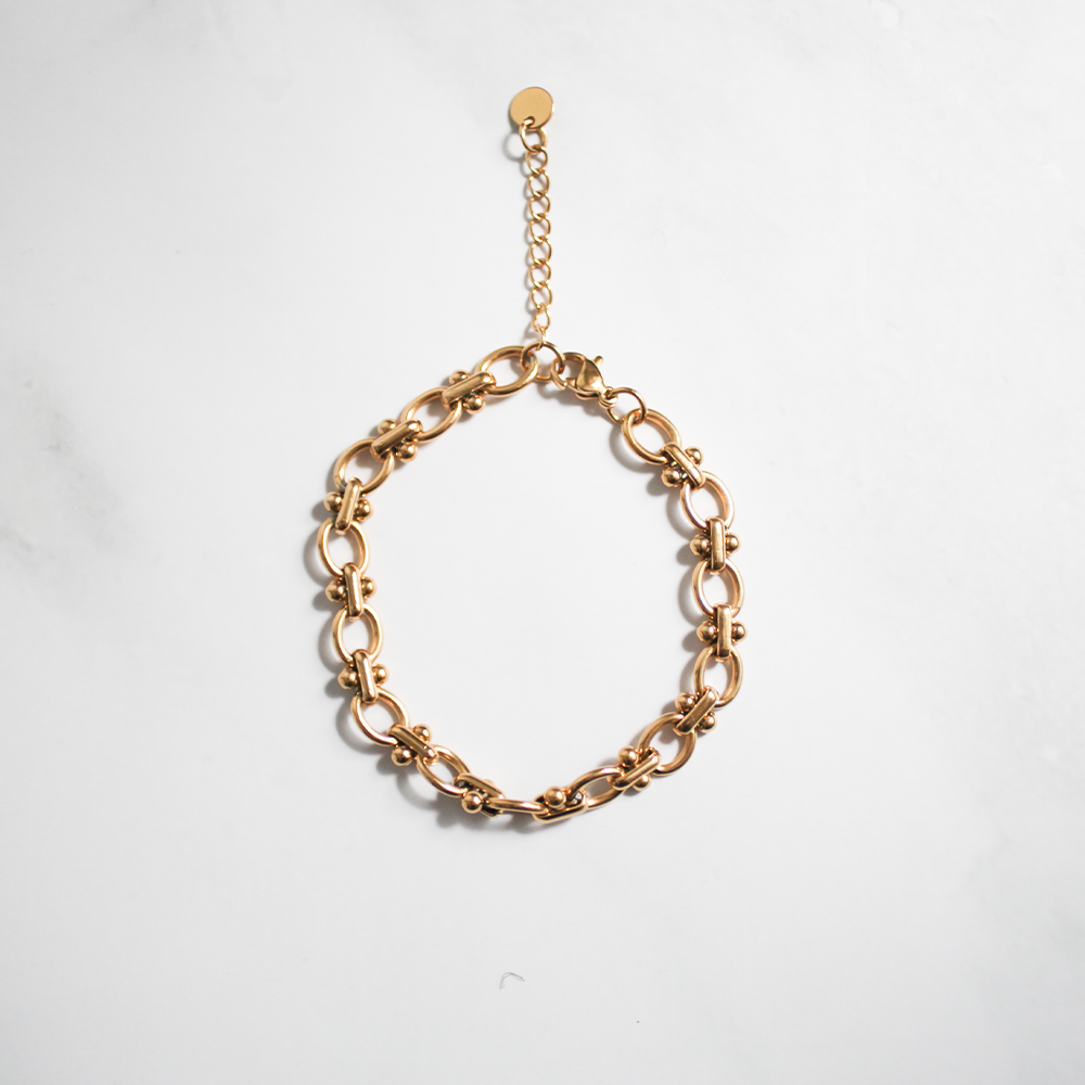 Bold loop bracelet 121 Gold