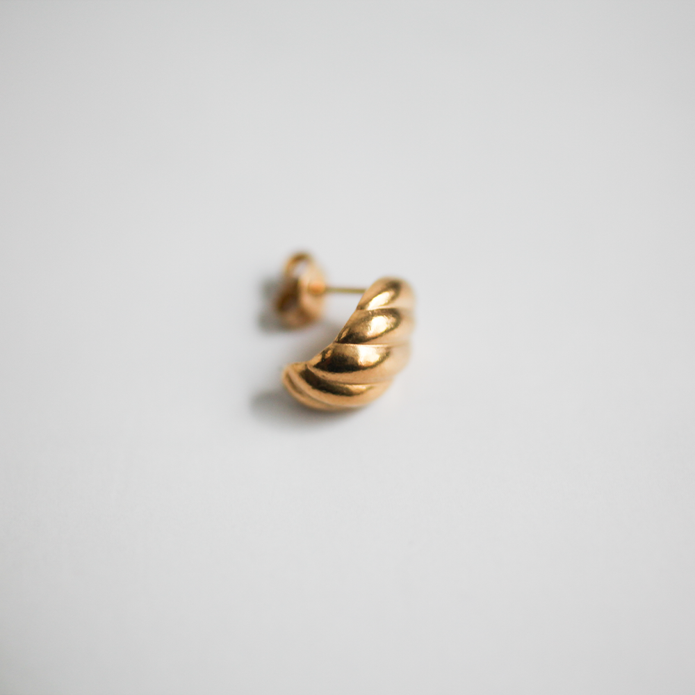 Twist dome pierce 126 Gold
