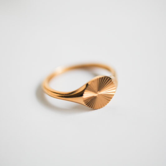 Sunburst signet ring 061 Gold