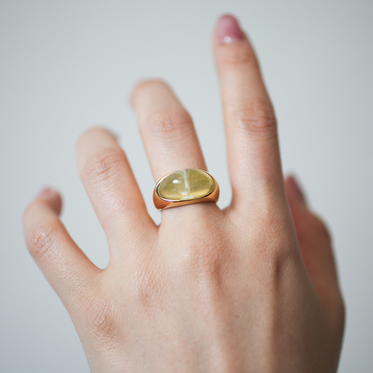 Milky green resin ring 147 Gold