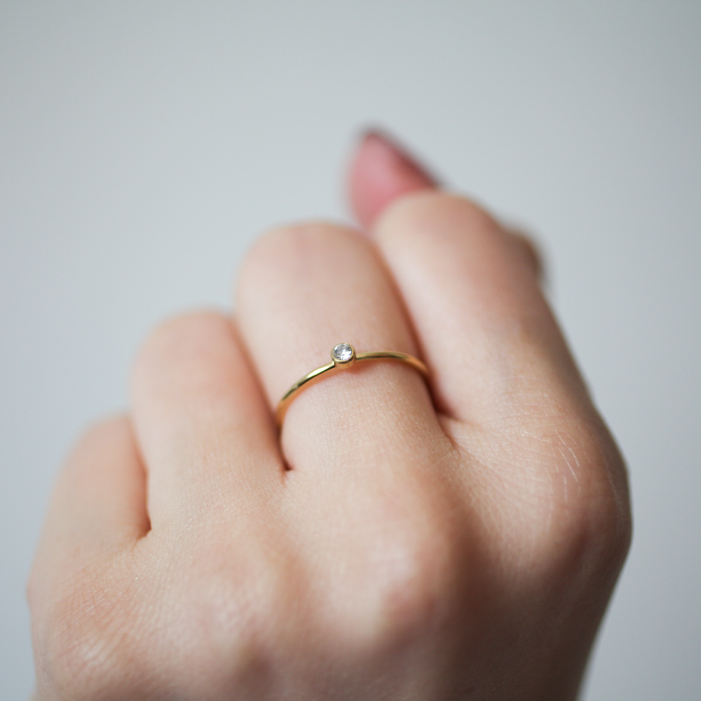 Solitaire stone ring 130 Gold