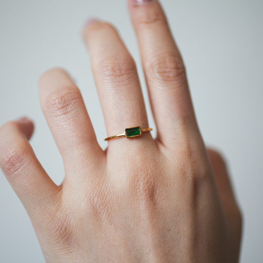 Emerald cut ring 135 Gold