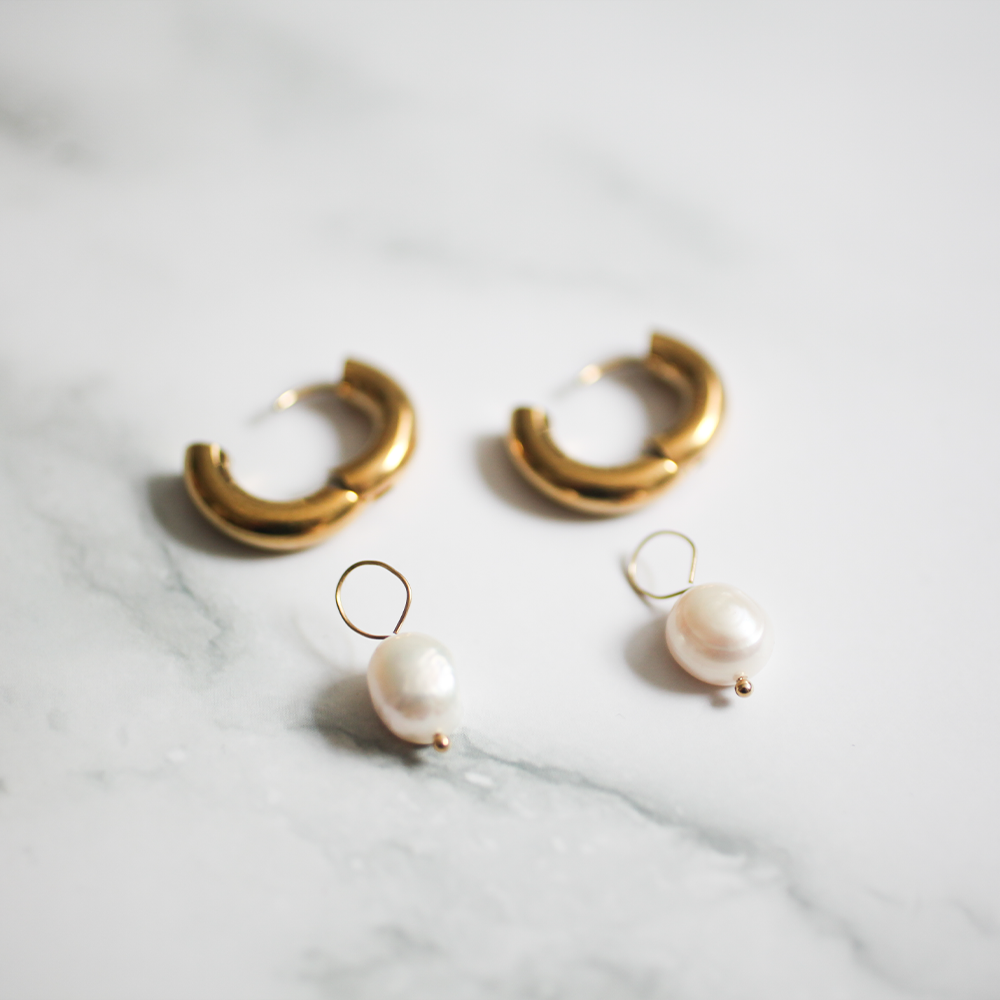 Bold pearl pierce 256 Gold