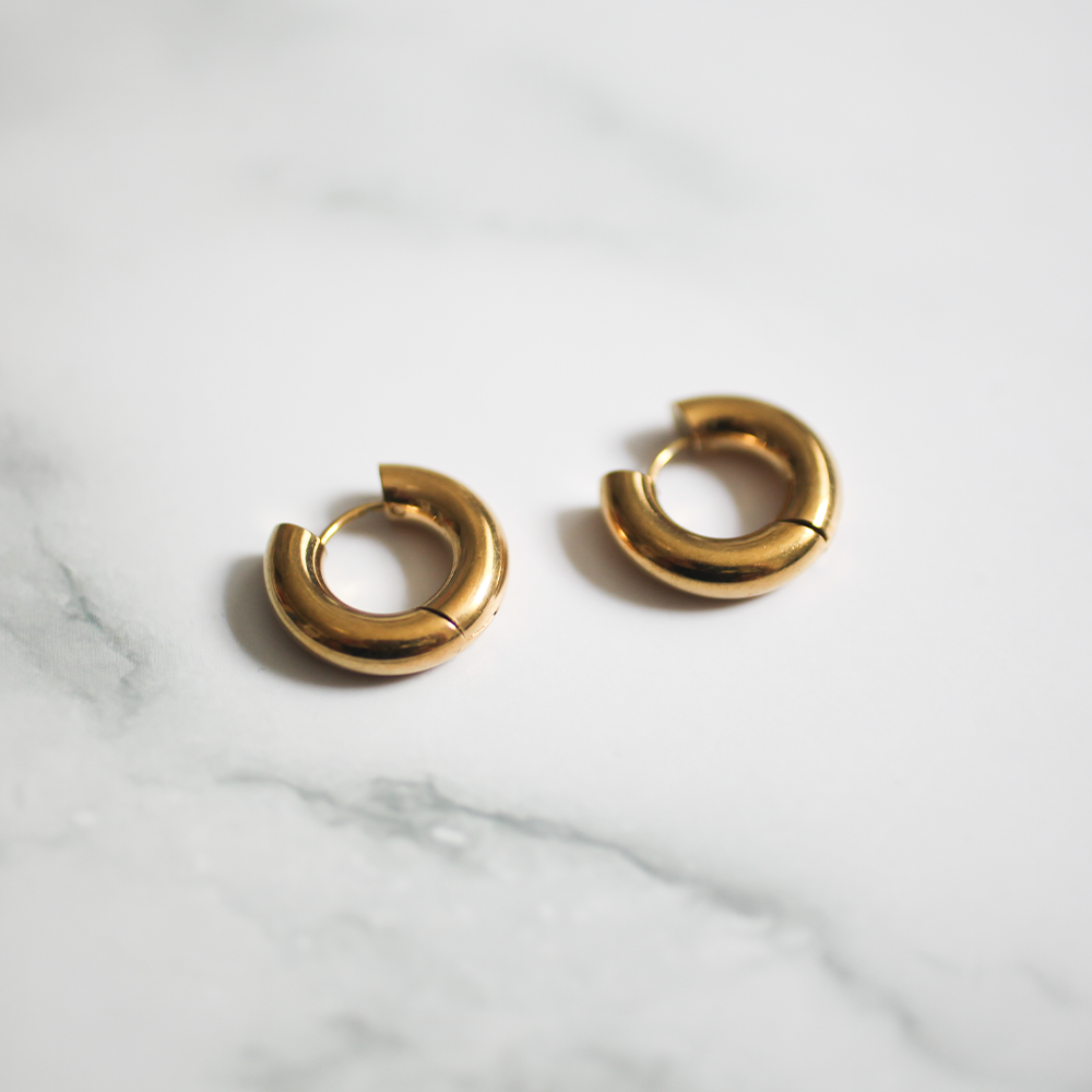 Bold pearl pierce 256 Gold