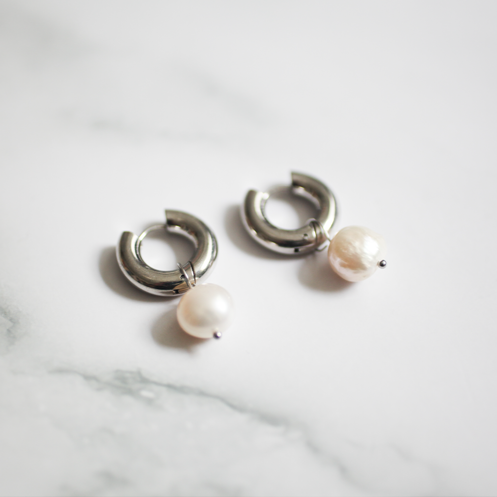 Bold pearl pierce 257 Silver