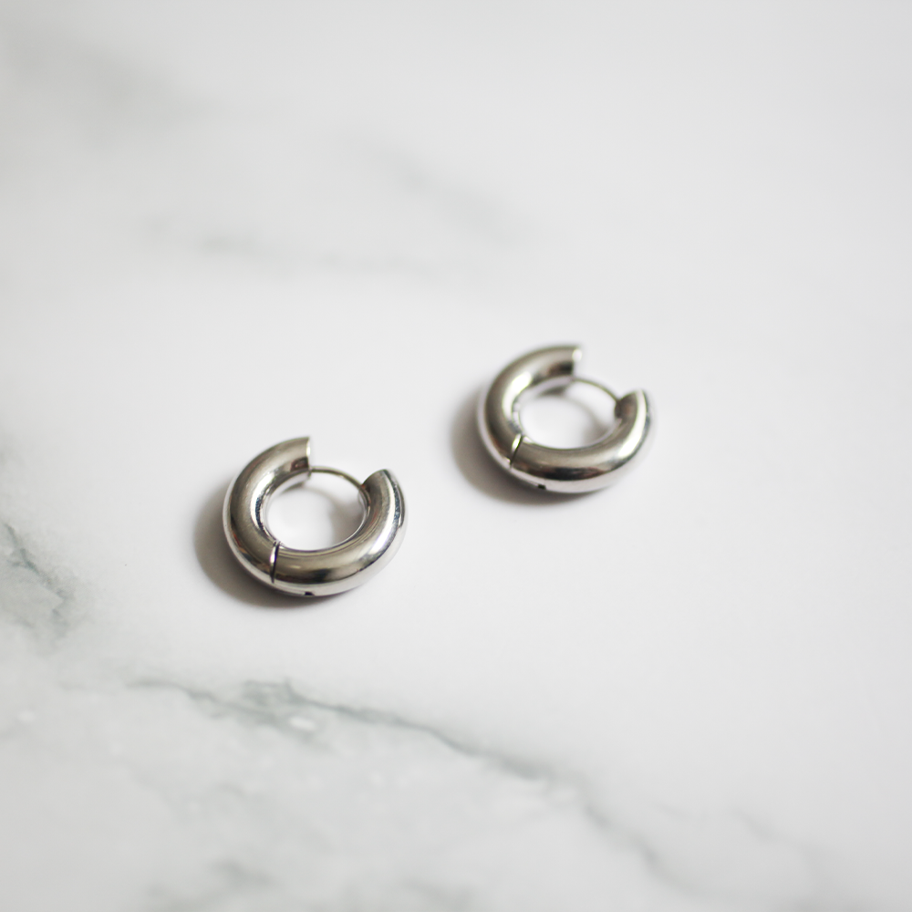 Bold pearl pierce 257 Silver