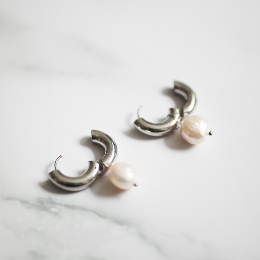 Bold pearl pierce 257 Silver