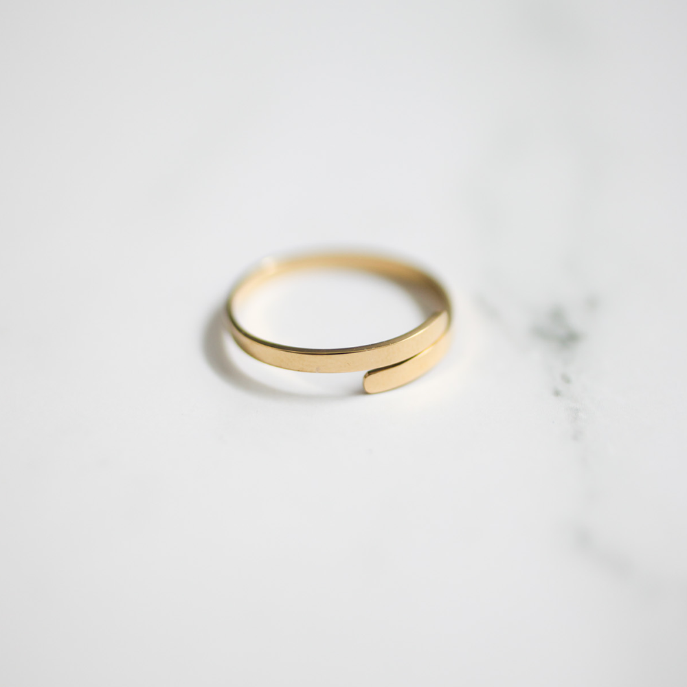 Offset bar ring 140 Gold