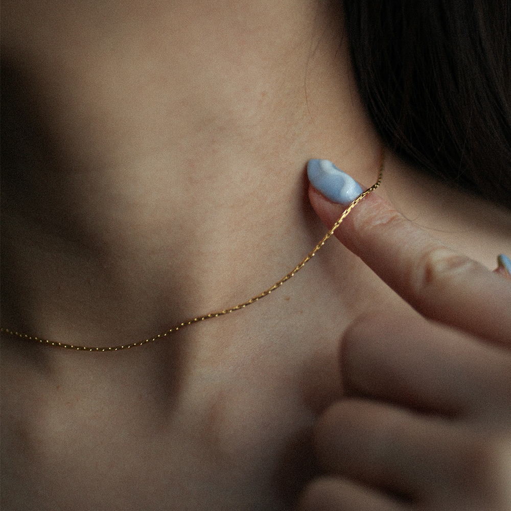 Linear skin necklace 185 Gold
