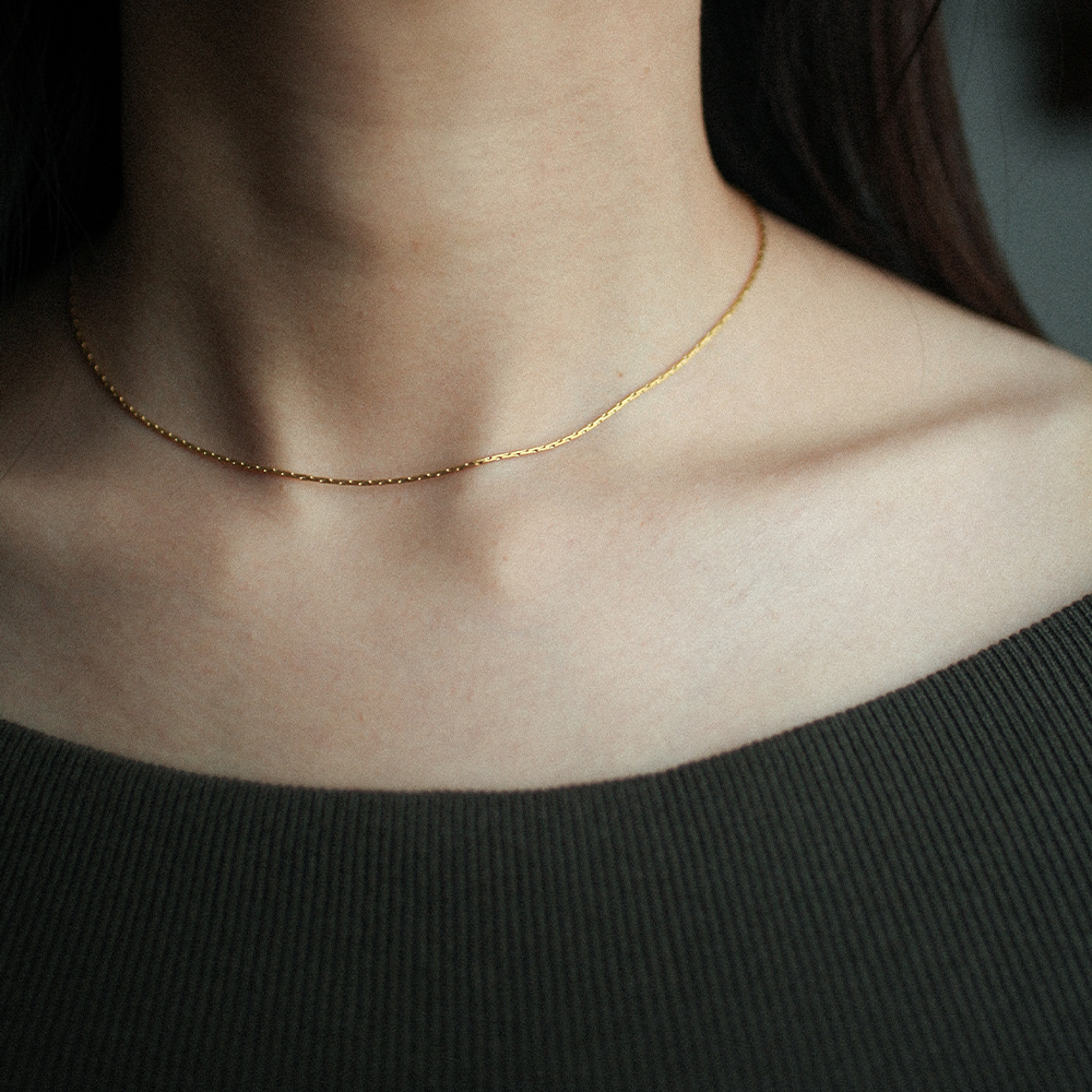 Linear skin necklace 185 Gold
