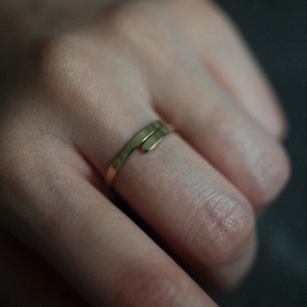 Offset bar ring 140 Gold