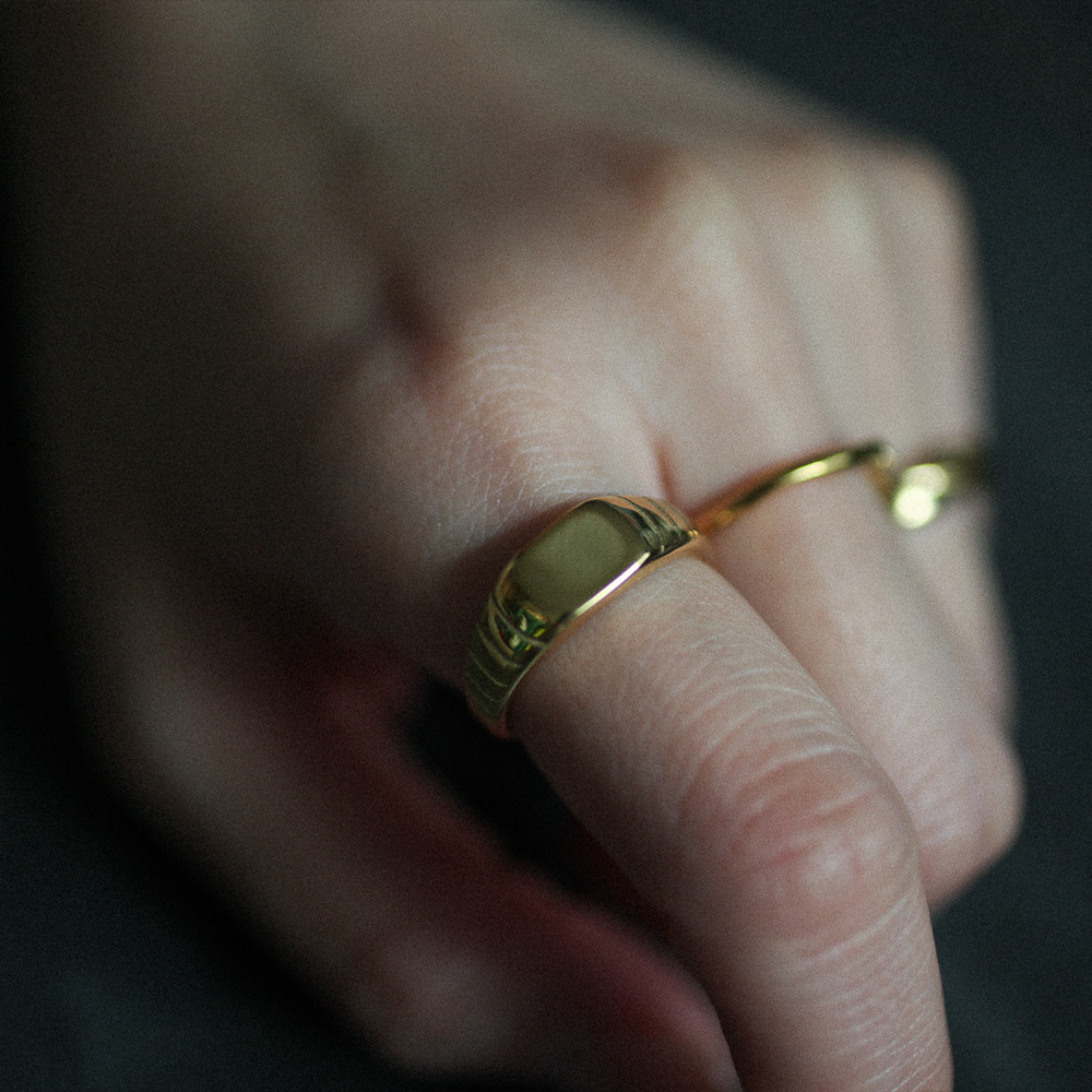 Ridge signet ring 258 Gold