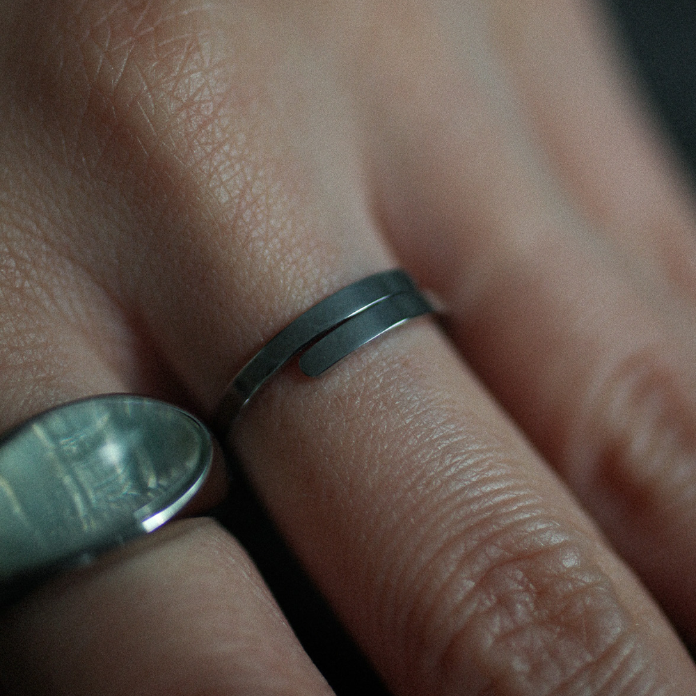 Offset bar ring 140 Silver