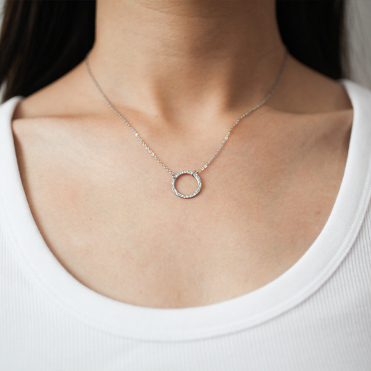 Hammered circle necklace 155 Silver