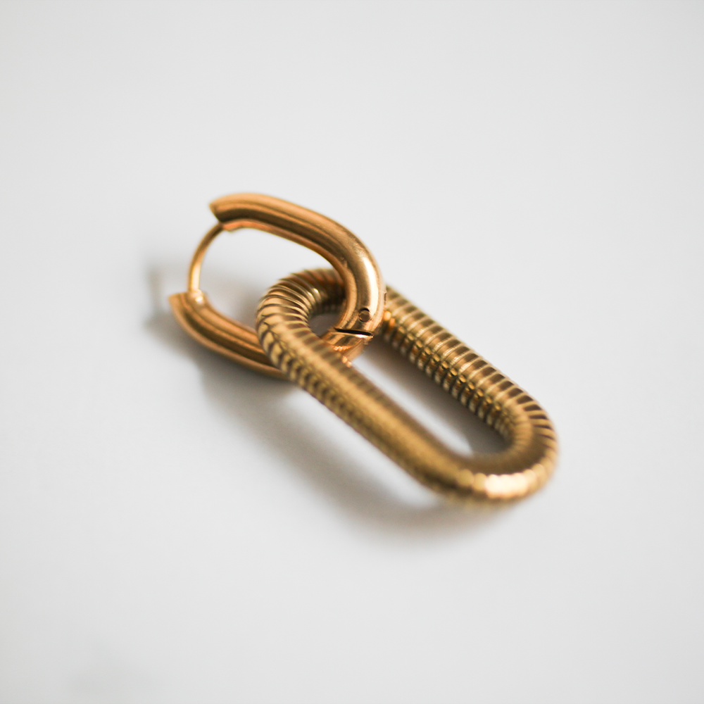 Spring oval pierce 127 Gold