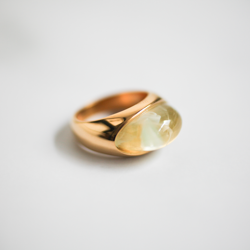 Milky green resin ring 147 Gold