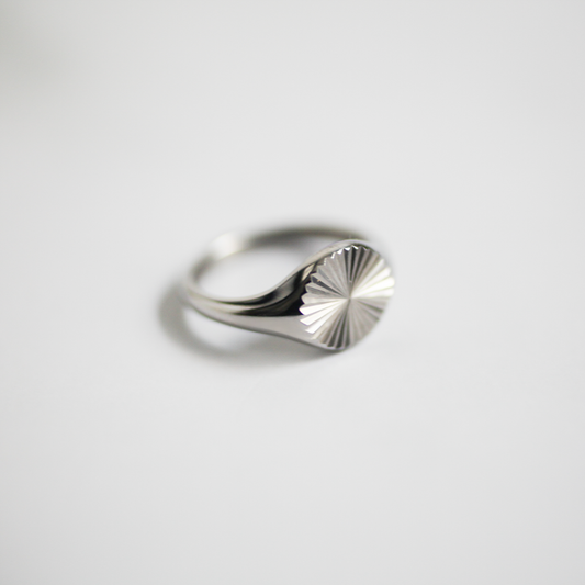 Sunburst signet ring 061 Silver
