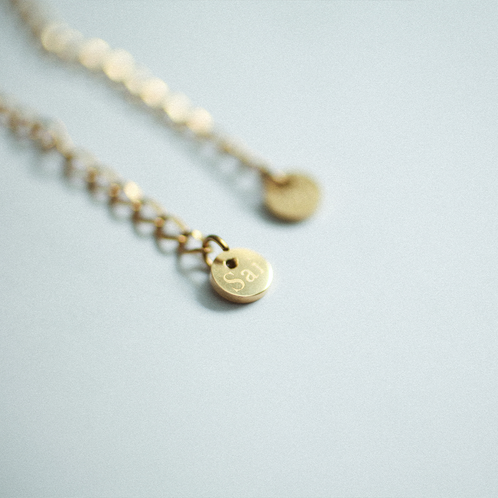 Subtle glow necklace 184 Gold