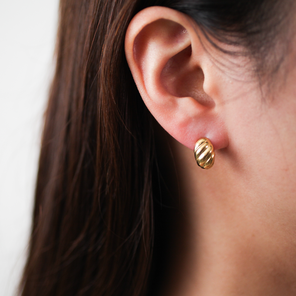 Twist dome pierce 126 Gold