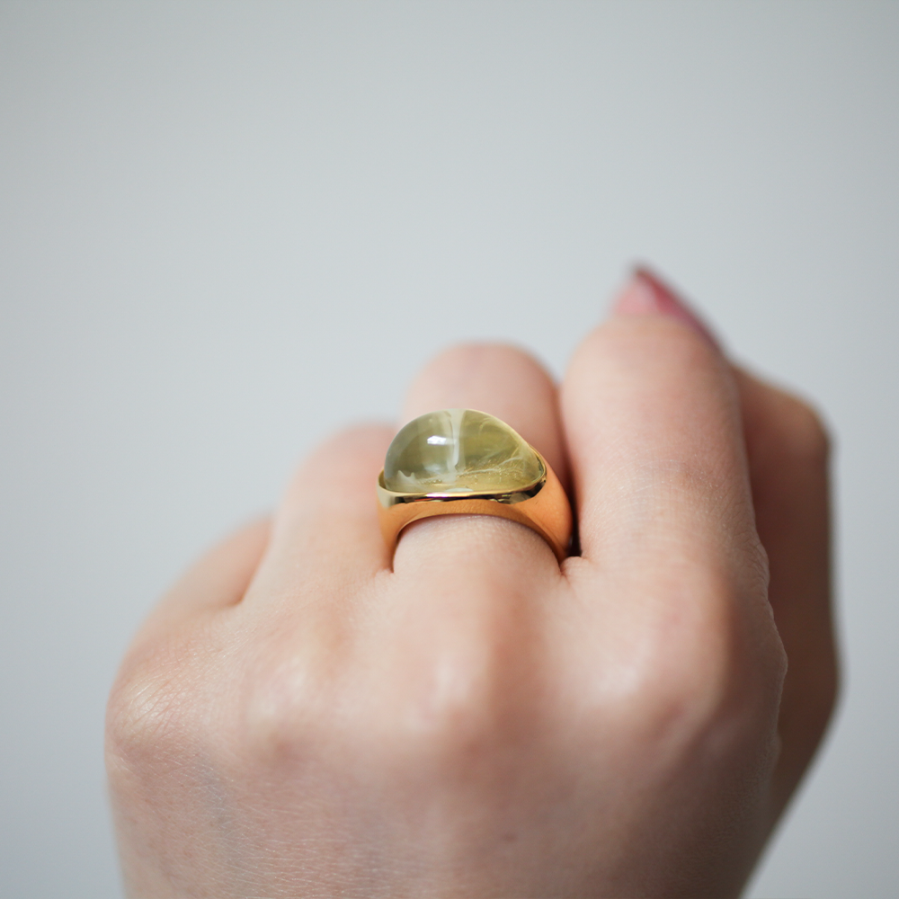 Milky green resin ring 147 Gold