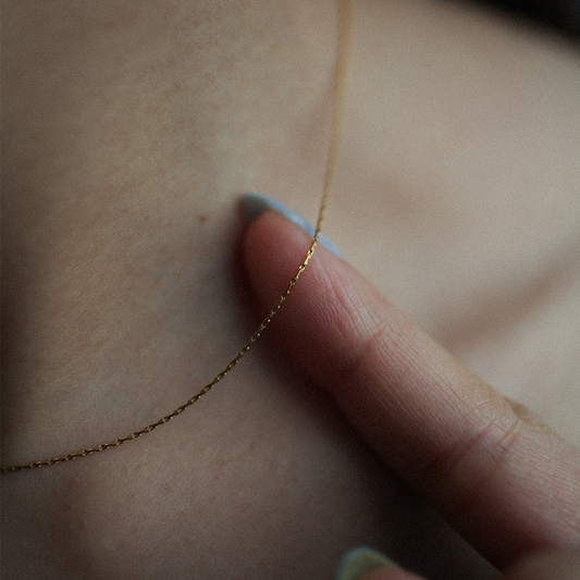 Whisper line necklace 186 Gold