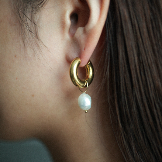 Bold pearl pierce 256 Gold