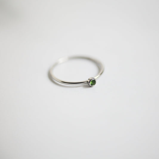 Solitaire green ring 143 Silver