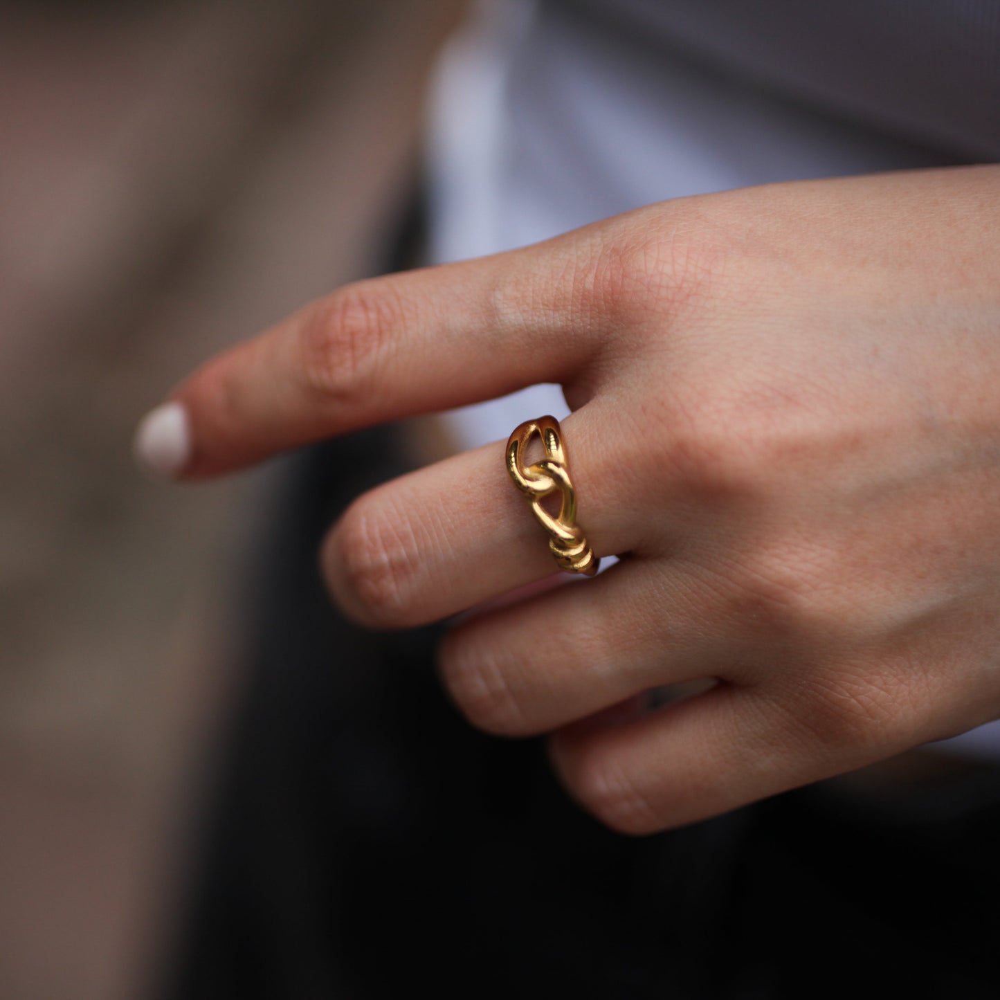 Knot ring 106 Gold