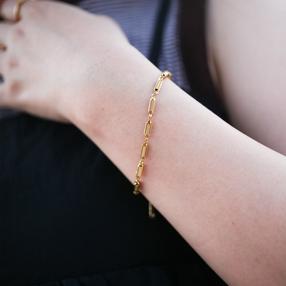 Frame motif bracelet 111 Gold